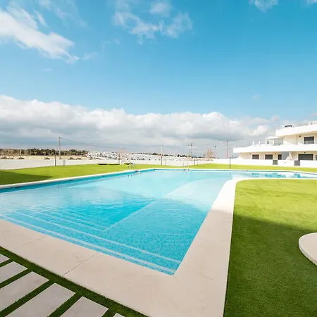 Oasis - De Lujo Junto A La Piscina